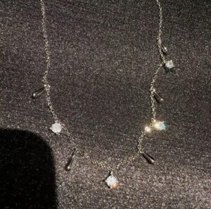 Retro drop-style beaded necklace