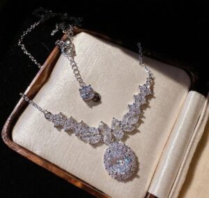 Zircon Smiling Necklace