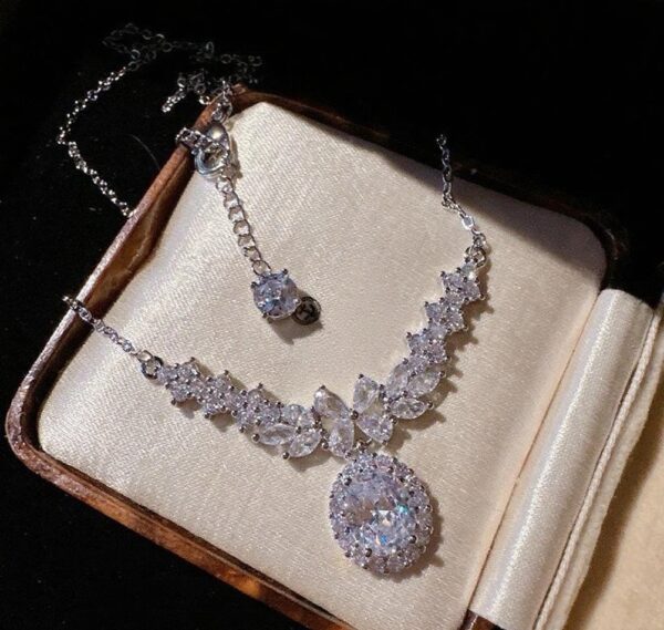 Zircon Smiling Necklace