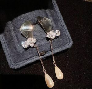 Sparkling diamond fringed drop earrings