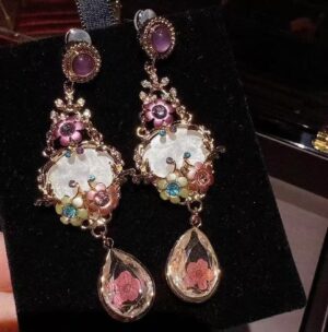 Petal-shaped waterdrop earrings