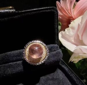 Rotatable pearl-shaped opening ring